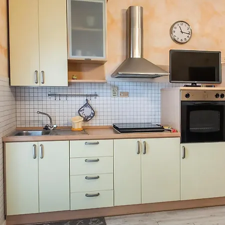 M330 - Marcelli, Bilocale Al Secondo Piano Con Terrazzo Vista Mare *
