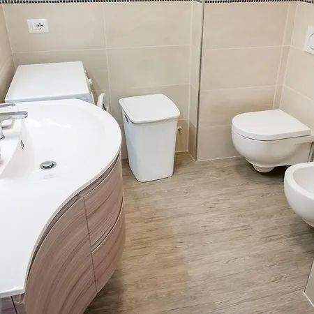 M330 - Marcelli, Bilocale Al Secondo Piano Con Terrazzo Vista Mare * Numana