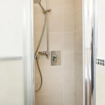M330 - Marcelli, Bilocale Al Secondo Piano Con Terrazzo Vista Mare דירה נומאנה