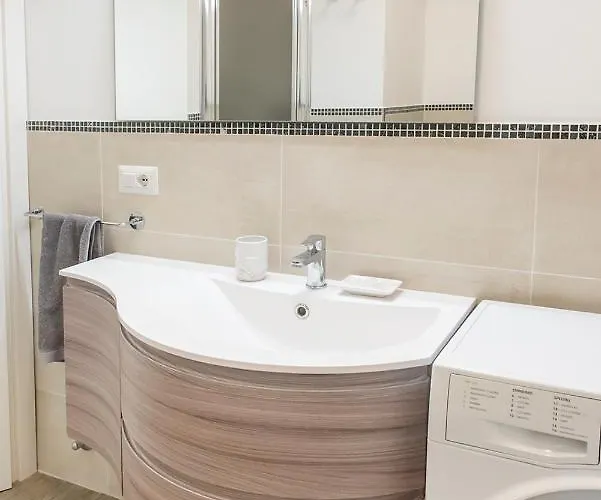 M330 - Marcelli, Bilocale Al Secondo Piano Con Terrazzo Vista Mare * Numana